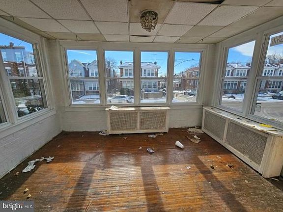 3rd image of 1515 W Duncannon Ave