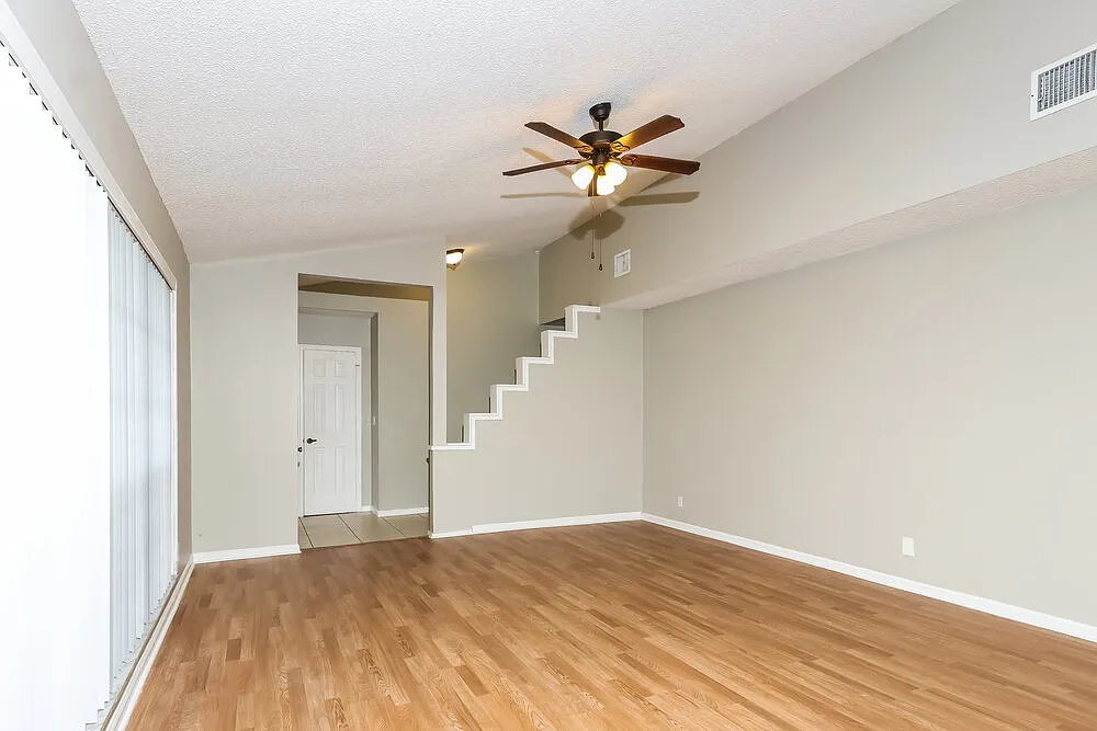 3 bed, 2.0 bath, 1848 sqft, $3,870 — Photo 4