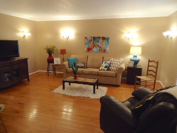 4th image of 519 Windsor Dr
