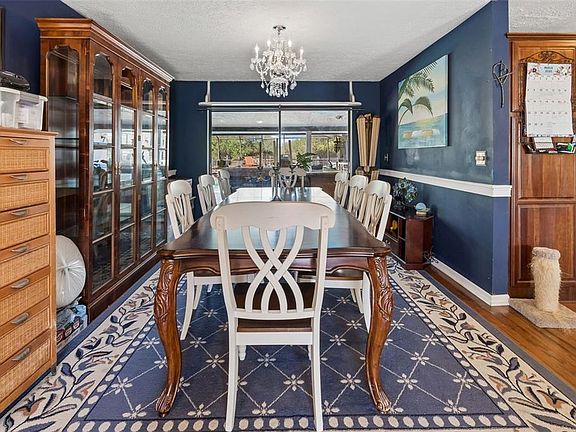5th image of 5059 Bernadette Dr