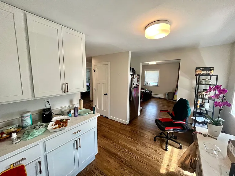2600 E Kenwood Blvd — Photo 47