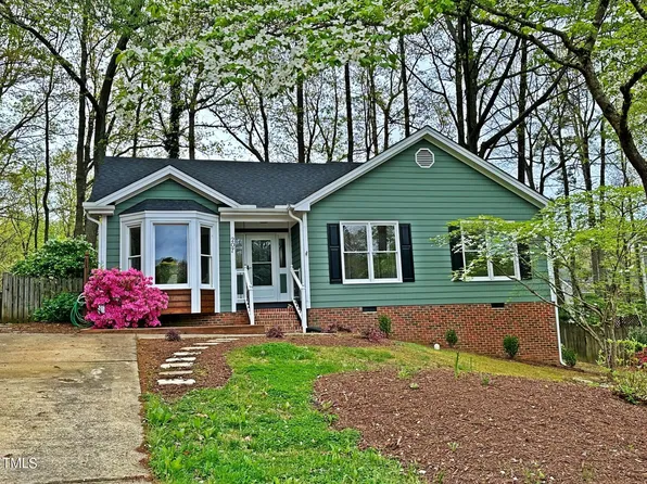 207 Beechtree Dr, Cary, NC 27513