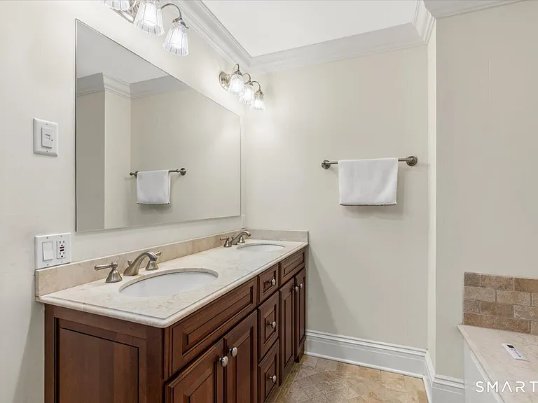40 Oak Ridge St #2 — Photo 13