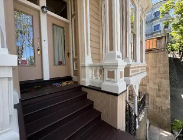 885 Waller St — Photo 2