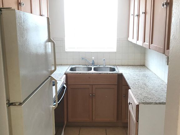 3rd image of 116 S Coates St APT 5