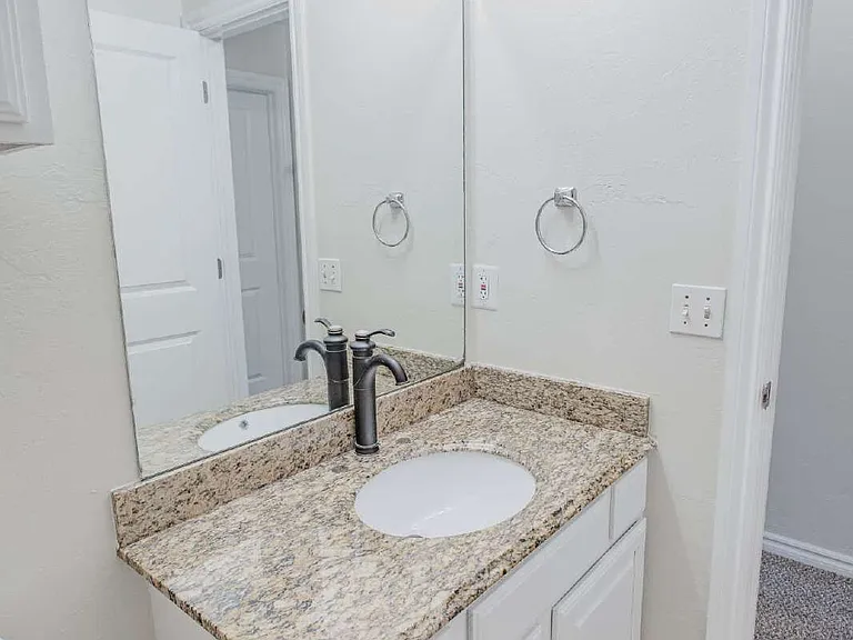 1540 N Santa Fe Ave — Photo 26