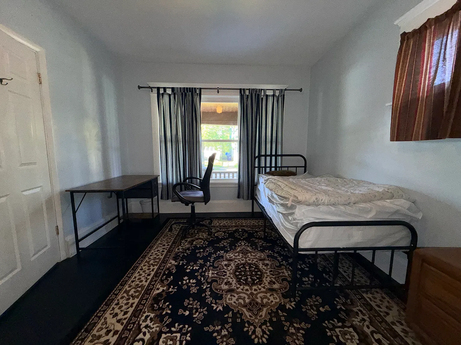 1 bed, 1684 sqft, $650 — Photo 2