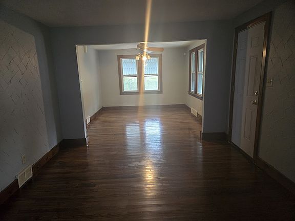 3rd image of 2315 Midway Dr