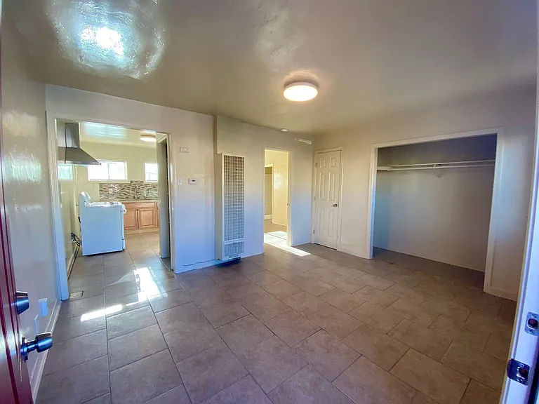 Sanborn Place Apartments — Photo 9