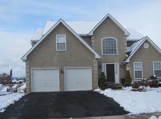 219 McNair Cir #1, Northampton, PA 18067