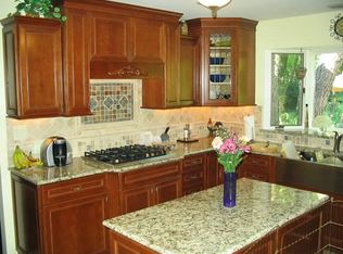 6406 Clarendon Hills Rd, Willowbrook, IL 60527