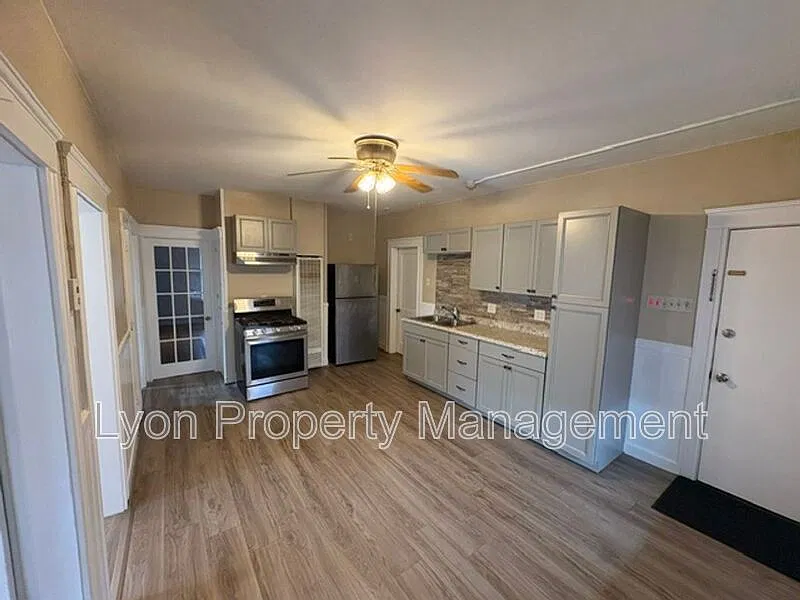 352 Manville Rd #3R
