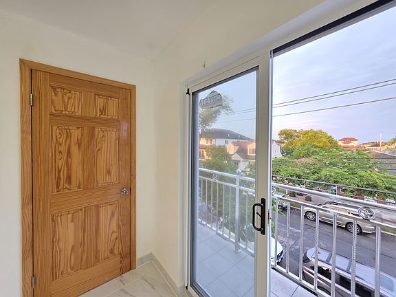 5th image of 117 Winham Ave Floor 2