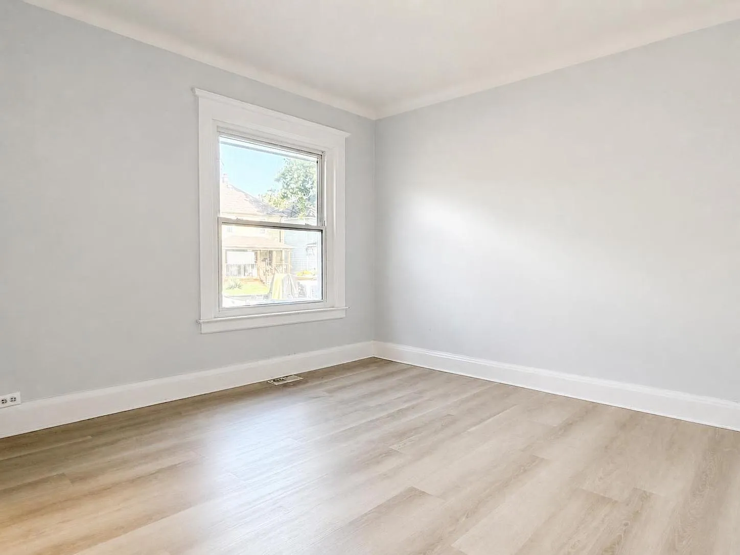 1 bed, $1,093 — Photo 2