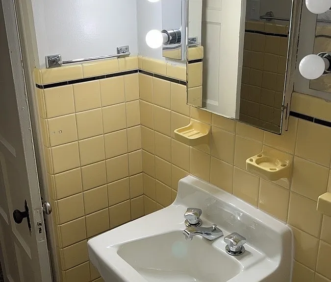 1076 Sherwood Dr — Photo 24