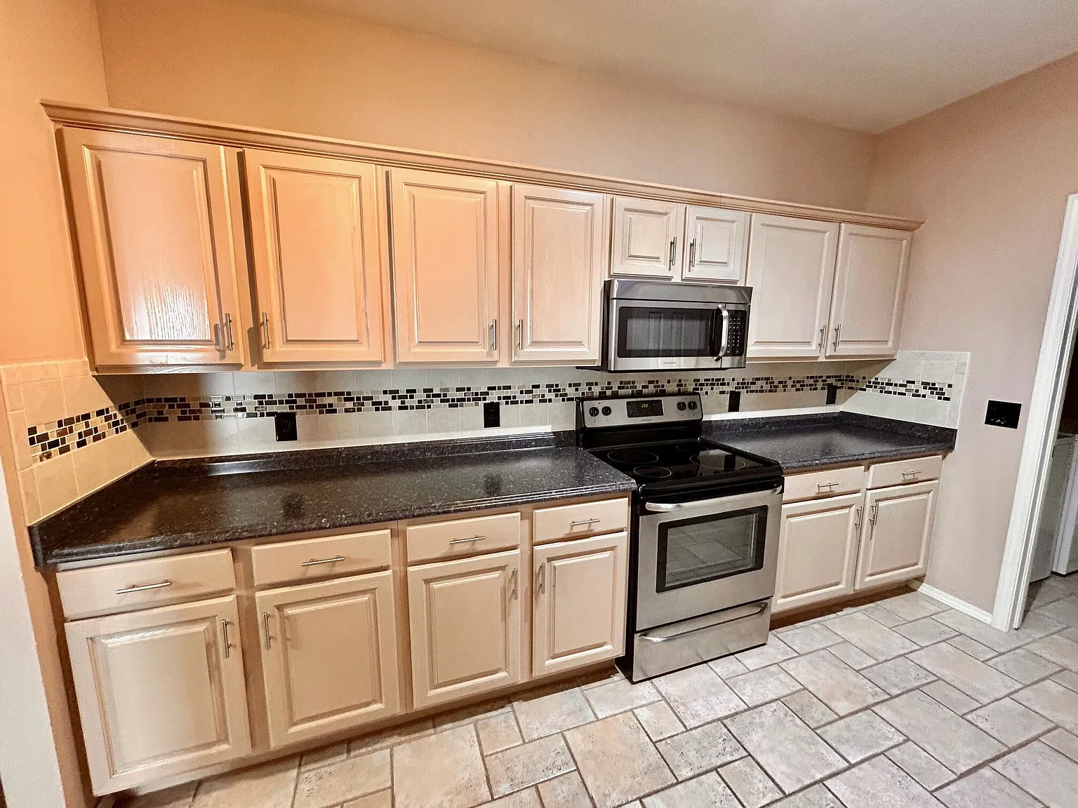 2 bed, 2.0 bath, 1665 sqft, $1,550 — Photo 2