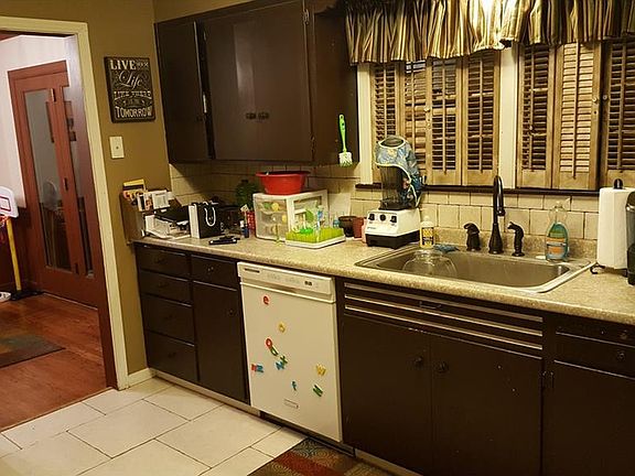 2nd image of 1584 N Crater Ave