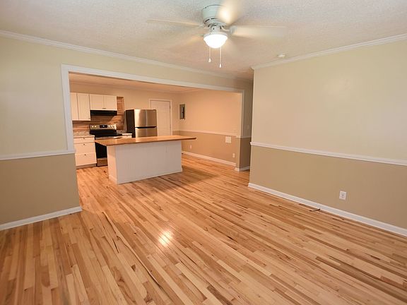 4th image of 1581 Charter Dr
