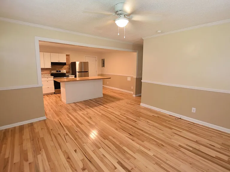 1581 Charter Dr — Photo 4