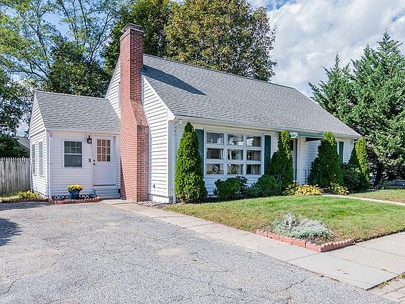 2nd image of 117 Forest Ave