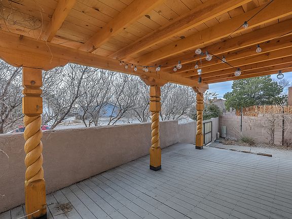 5th image of 820 Monte Alto Dr NE