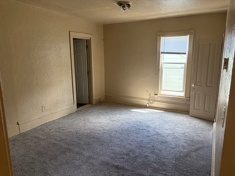 3439 Knox Ave N #2 — Photo 5