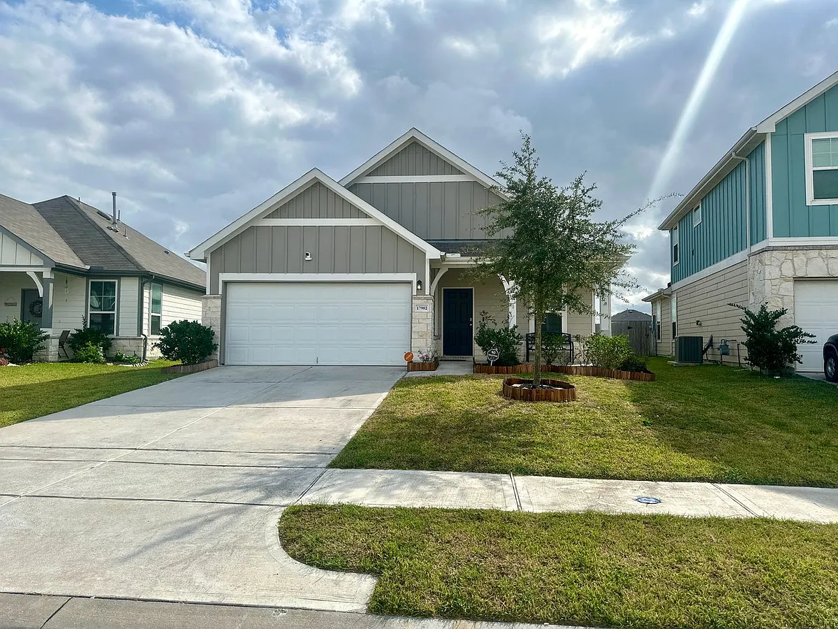 Building Photo - 17902 Sunny Savanna Dr