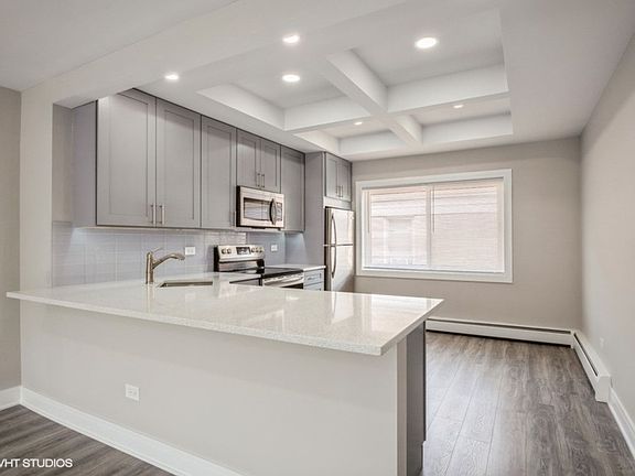 4th image of 6747 N Olmsted Ave #2A