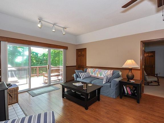 livingroomsecond bedroom