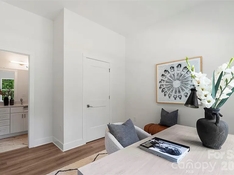 3423 Holabird Ln — Photo 5