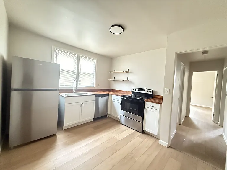 3131 Conner Dr #8 — Photo 3