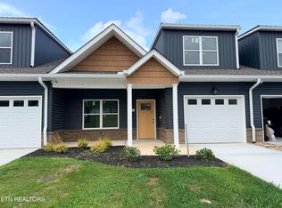 7328 Whispering Pines Ln, Powell, TN 37849