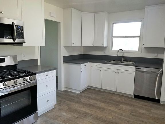 Remodeled Kitchen, new cabinets, countertops, flooring and appliances