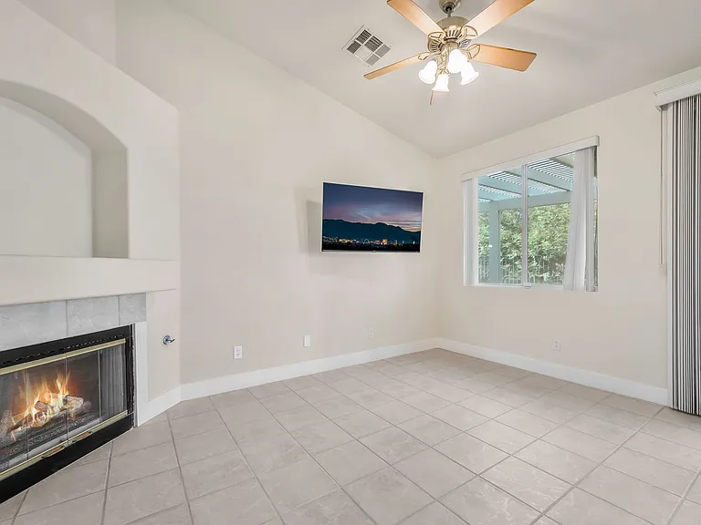1299 Echo Creek St — Photo 7