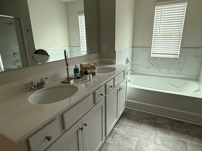 261 Berkeley Trce — Photo 16