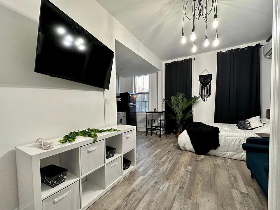 1825 Madison Ave #2