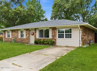 2616 W Angela Cir, Gulfport, MS 39503