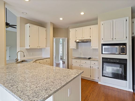 5th image of 100 Peregrine Dr