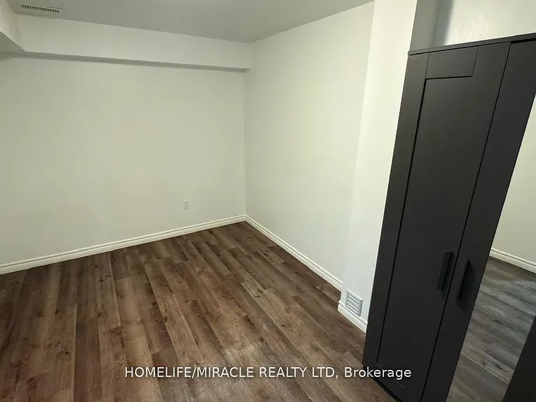 147 Yates Dr — Photo 8