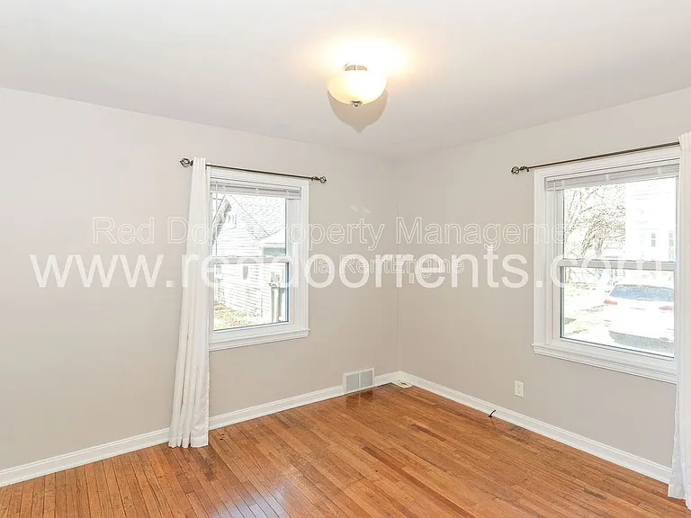 4930 N Illinois St — Photo 17