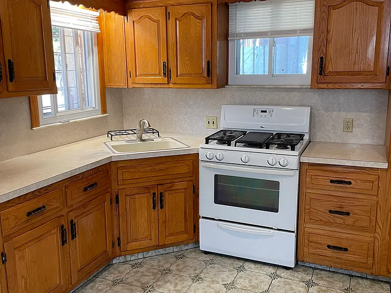 96 Davenport Ave #1L — Photo 7