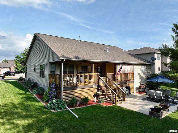 3rd image of 1139 Willow Lake Dr