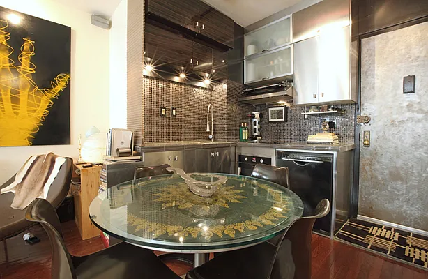 Sold by Vesna Radunovich, LREB | media 7