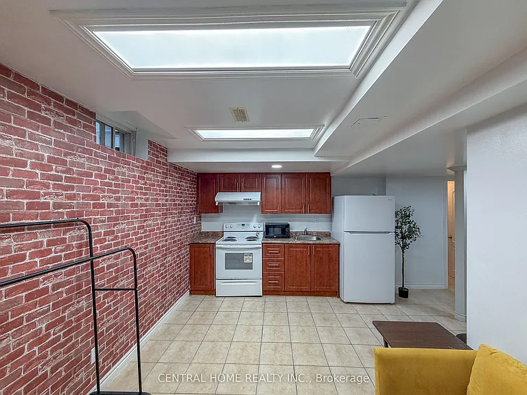 25 Eastvale Dr #BASEMENT — Photo 7