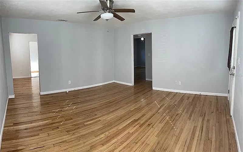 living room - 2951 37th Ave N