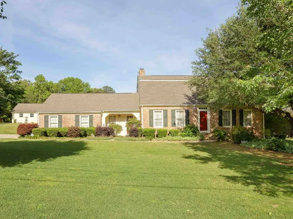 218 Kim Ln, Russellville, AL 35654