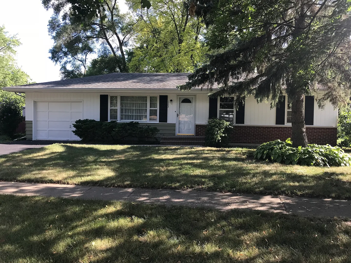1743 Pleasant Ave photo 1