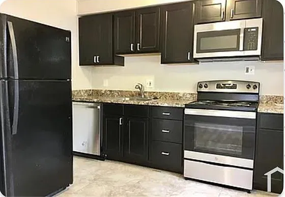 3 bed, $3,200 — Photo 2