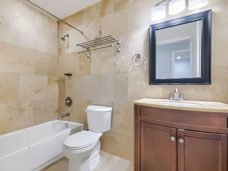 114 Conway Dr — Photo 15