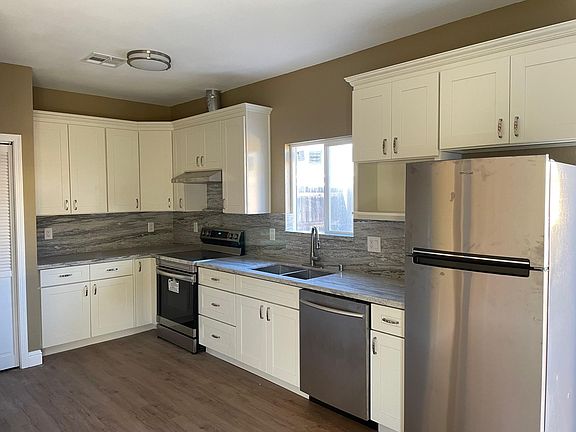 2nd image of 2050 Benton St
